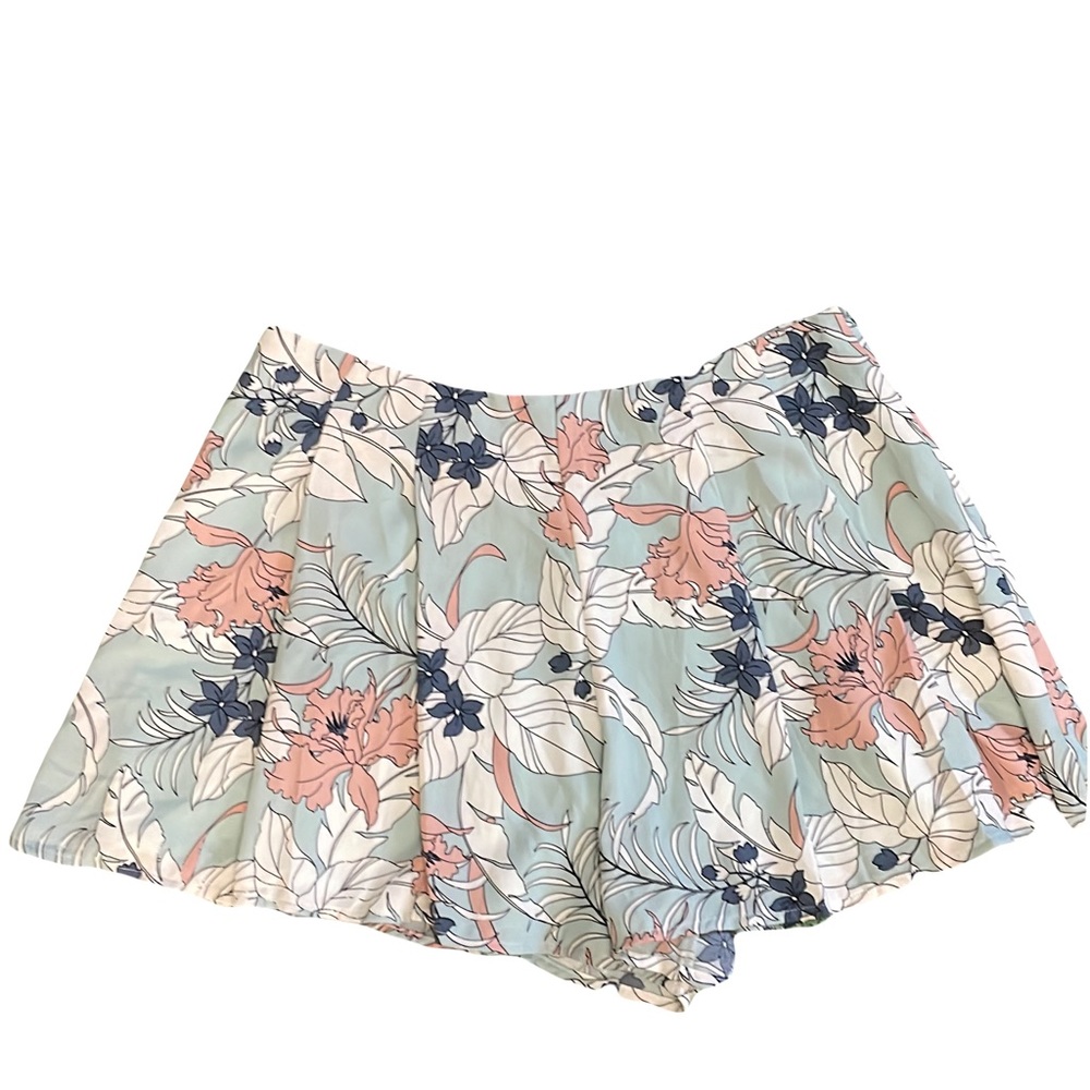 Size Small Sugar+Lips Dress Shorts